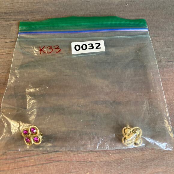 0032 Vintage 60s Crown Trifari Quatrefoil Clip-On Earrings w/Pink Rhinestones - Picture 5 of 5